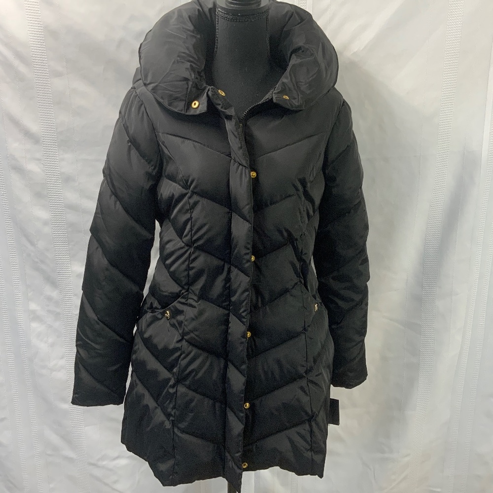 New with tag Steve Madden Women's Hooded Black Puffer Jacket ( three colors ).